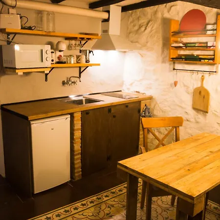 Hervàs Y Vuelves Apartamento